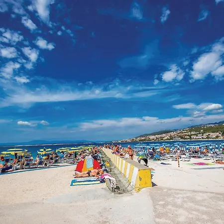 Amazing In With Kitchen *