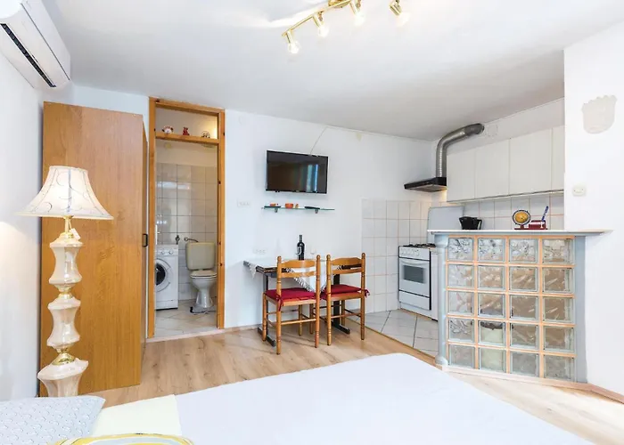 Apartment Amazing In With Kitchen
